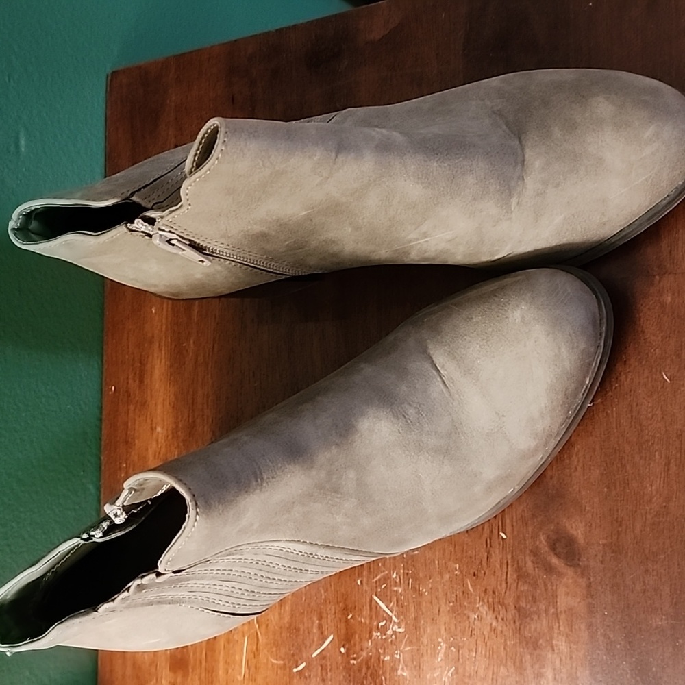 Ankle boots